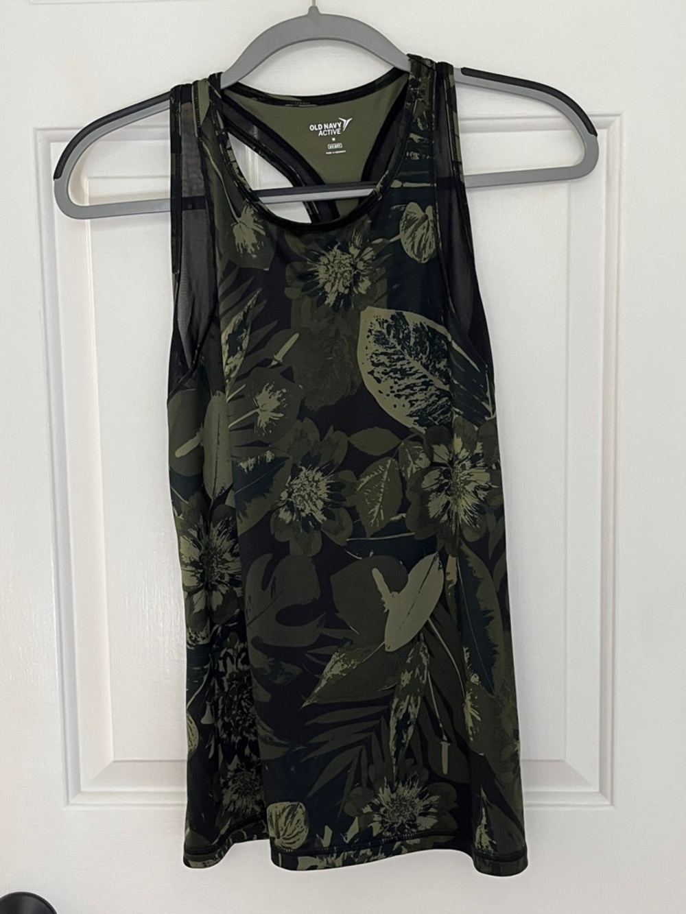 Old Navy Black and Olive Green Floral Racerback Tank Never Worn